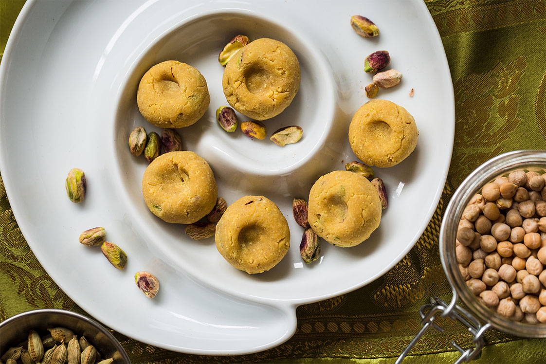 Besan Pinni - Desserts Recipe
