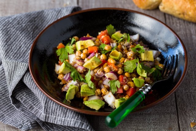 CHarred_chickpea_caorn_salad-1725