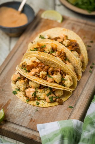 USA, Roasted Cauliflower and Seasoned Lentil Tacos