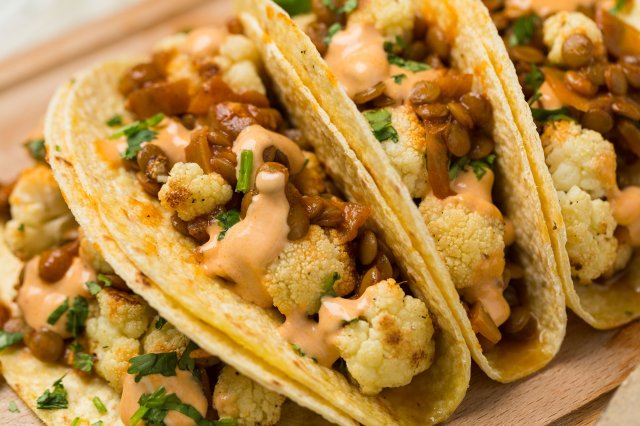 USA, Roasted Cauliflower and Seasoned Lentil Tacos