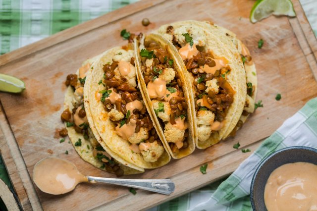 USA, Roasted Cauliflower and Seasoned Lentil Tacos